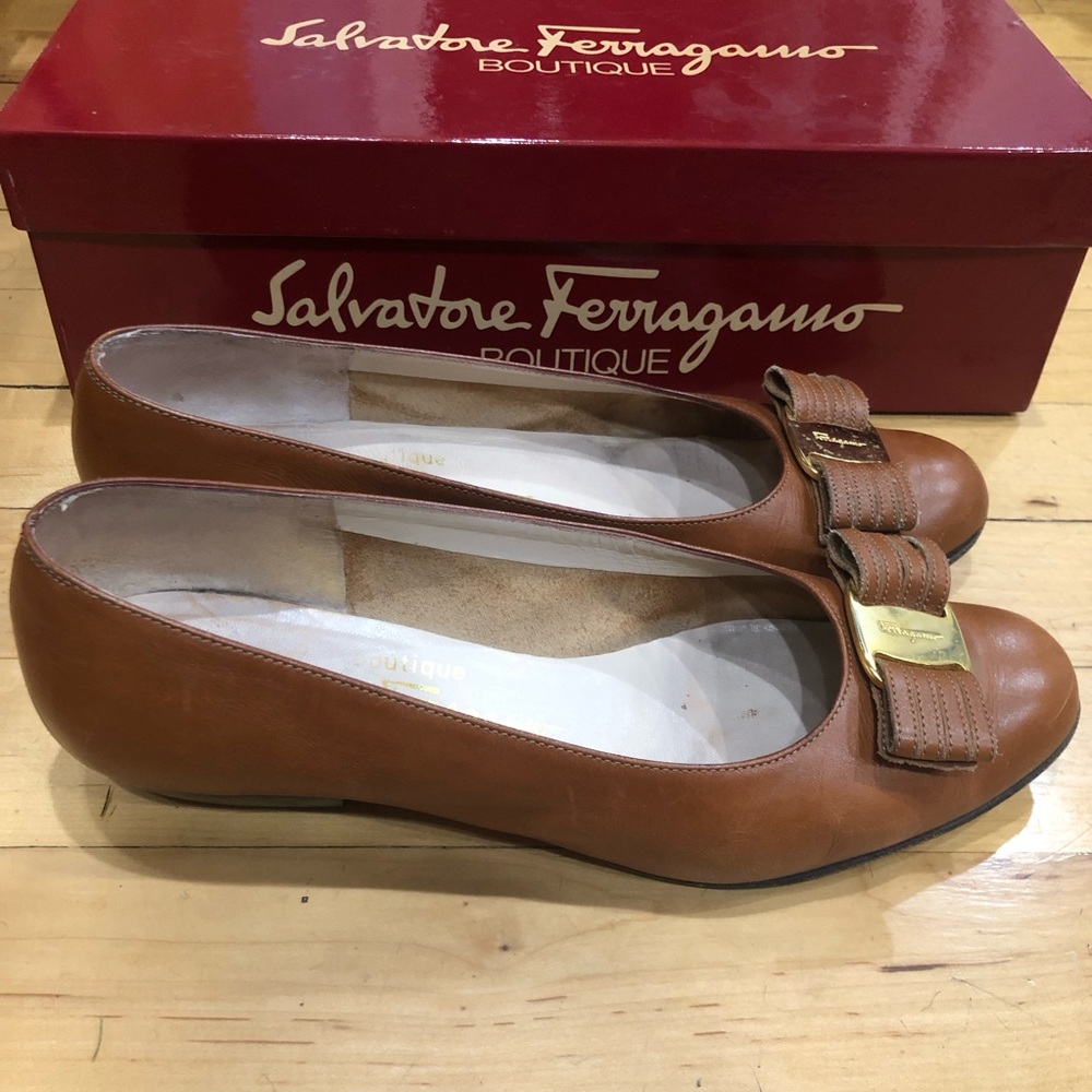 Ferragamo Light Brown Leather Bow Shoes